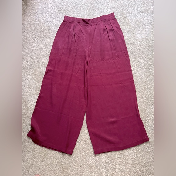 Wide legged pants - Picture 1 of 2